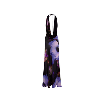 Bodenlanges Damenkleid mit tiefem V-Ausschnitt, floralem Print in Lila, Blau und Pink auf dunklem Hintergrund – eleganter, fließender Schnitt.