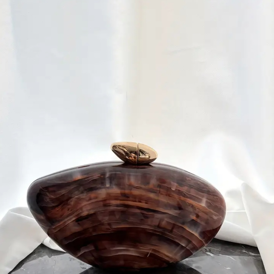 Premium Statement Clutch in Coffee-Braun