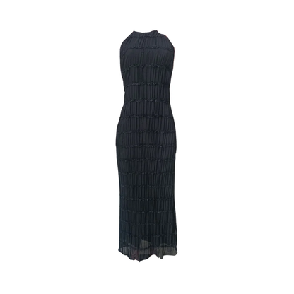 Vorderansicht: Freigestelltes Halterneck-Kleid in Schwarz, frontal auf weißem Hintergrund
