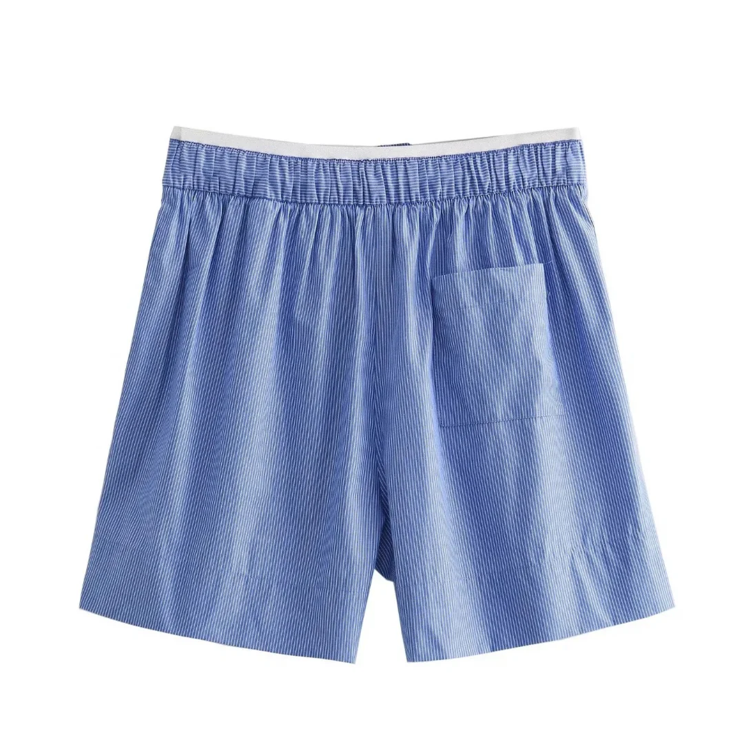 Rückansicht der blau-weiß gestreiften Damen-Shorts mit elastischem Bund – bequemer und luftiger Schnitt für warme Tage